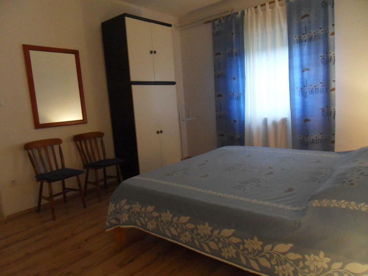 Blasco Krnica Buitenkant foto